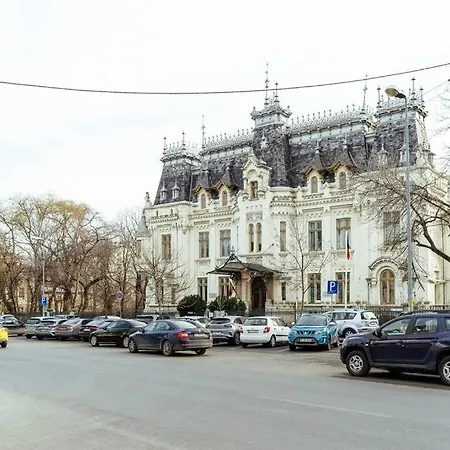 With Private Terrace Next To Cismigiu *