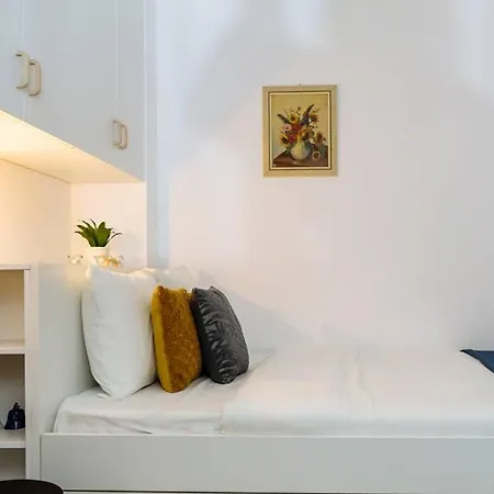 With Private Terrace Next To Cismigiu Βουκουρέστι