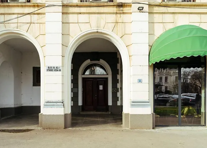 Apartment With Private Terrace Next To Cismigiu Bucharest